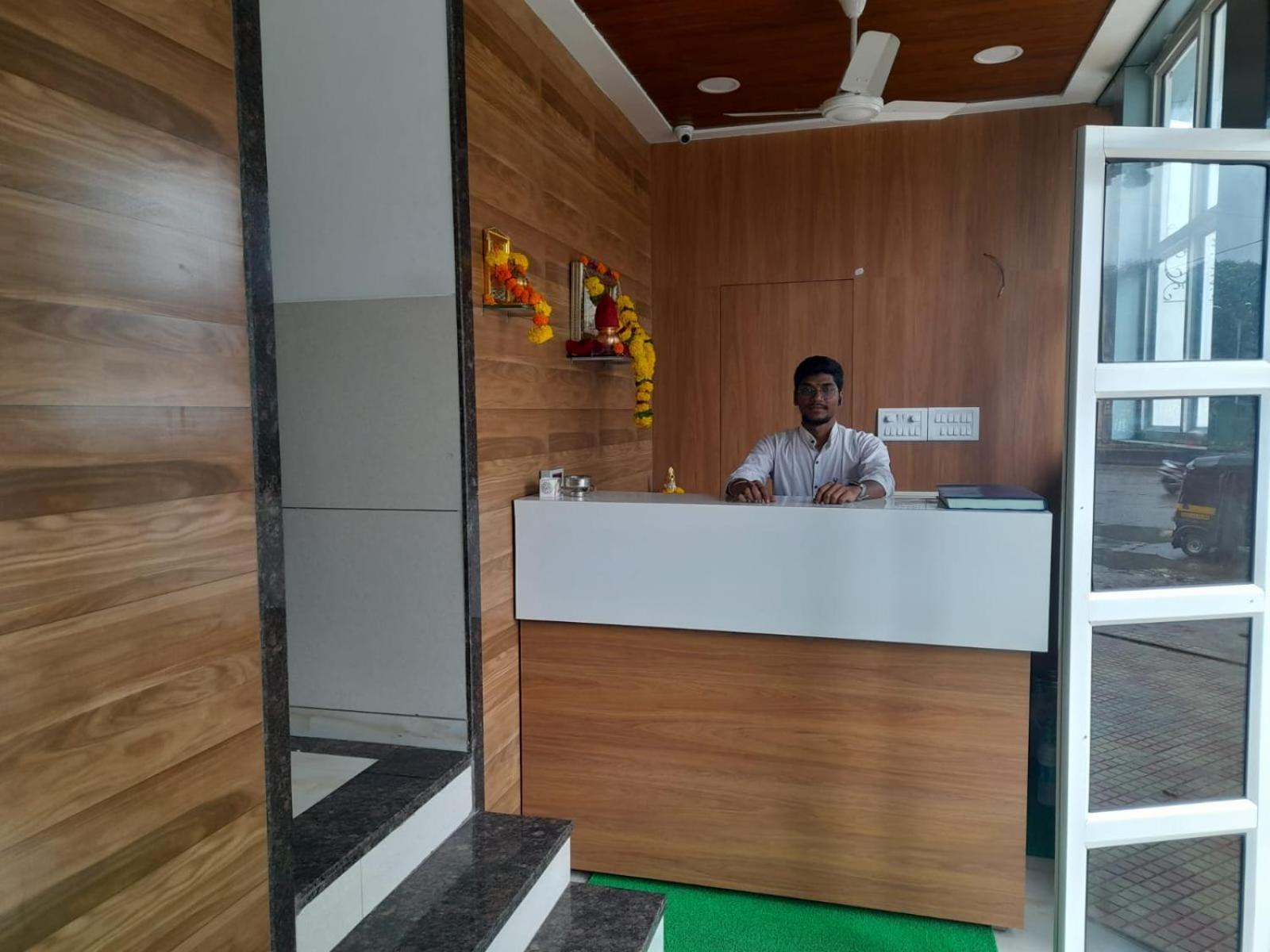Golden Oak Lodging By Wb Inn - Mumbai — Photos 3